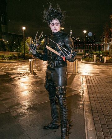 El rapero deslumbró a sus seguidores con ésta increíble caracterización del famoso “Edward Scissorhands”.