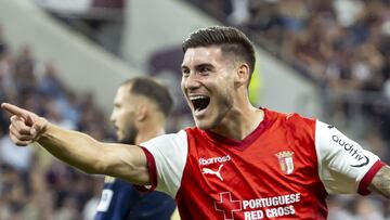 Geneva (Switzerland Schweiz Suisse), 15/08/2024.- Braga's forward Roberto Fernandez celebrates his goal after scoring the 0:2, during the UEFA Europa League 3rd qualifying round second leg soccer match between Switzerland's Servette FC and Portugal's SC Braga, at the Stade de Geneve stadium, in Geneva, Switzerland, 15 August 2024. (Suiza, Ginebra) EFE/EPA/SALVATORE DI NOLFI