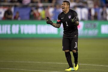 Oriundo de California, Rimando es de ascendencia mexicana y filipina. Sin embargo, desarrolló toda su carrera en el fútbol estadounidense por lo que optó por ser miembro de USMNT.