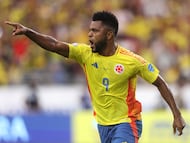 GLENDALE, ARIZONA - JULY 06: Miguel Borja of Colombia celebrates after scoring the team's fifth goal during the CONMEBOL Copa America 2024 quarter-final match between Colombia and Panama at State Farm Stadium on July 06, 2024 in Glendale, Arizona. (Photo by Ezra Shaw/Getty Images)