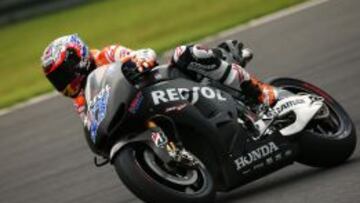 Casey Stoner al manillar de la Honda en Motegi.
