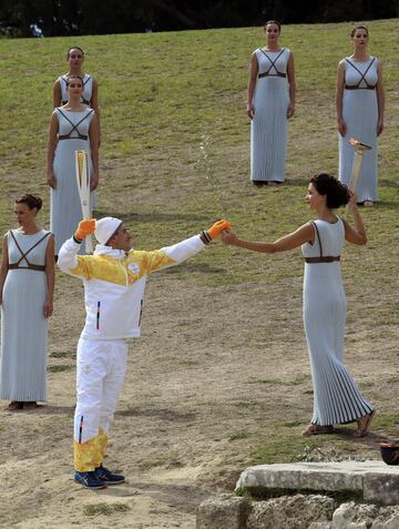 Se realizó la tradicional ceremonia en Olimpia. El primer deportista en portar la antorcha ha sido el griego Apostolos Aggelis.