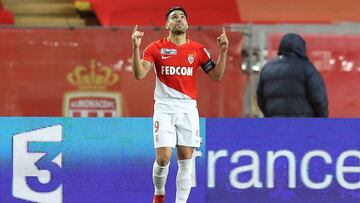 El delantero colombiano Falcao Garc&iacute;a celebrando un gol con M&oacute;naco ante Montpellier por Ligue 1 de Francia