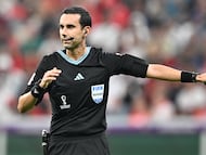 Lusail (Qatar), 06/12/2022.- Mexican referee Cesar Arturo Ramos Palazuelos reacts during the FIFA World Cup 2022 round of 16 soccer match between Portugal and Switzerland at Lusail Stadium in Lusail, Qatar, 06 December 2022. (Mundial de Fútbol, Suiza, Estados Unidos, Catar) EFE/EPA/Noushad Thekkayil