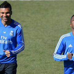 El Madrid busca gol y consuelo y el Barça, más de media Liga