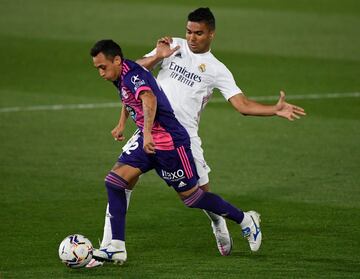 Casemiro y Fabian Orellana.