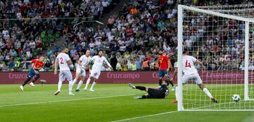 Iago Aspas scores the winning goal after a great pass from Costa. (1-0)