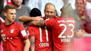 El chileno es titular en el duelo ante Stuttgart.