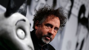 Tim Burton dirigirá el remake de un clásico de los 50: ‘El ataque de la mujer de 50 pies’