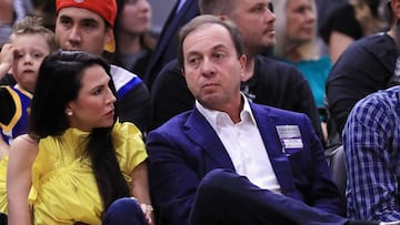 SAN ANTONIO, TX - MAY 22: Majority owner of the Golden State Warriors Joseph S. Lacob (R) and fiancxE9e, Nicole Curran, attend Game Four of the 2017 NBA Western Conference Finals between the Golden State Warriors and the San Antonio Spurs at AT&amp;T Center on May 22, 2017 in San Antonio, Texas. NOTE TO USER: User expressly acknowledges and agrees that, by downloading and or using this photograph, User is consenting to the terms and conditions of the Getty Images License Agreement.   Ronald Martinez/Getty Images/AFP
 == FOR NEWSPAPERS, INTERNET, TELCOS &amp; TELEVISION USE ONLY ==