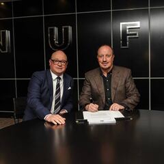 Oficial: Benítez renueva y dirigirá al Newcastle en Championship