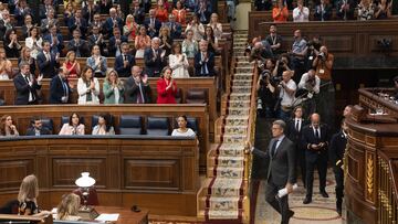 El líder del PP, Alberto Núñez Feijóo (1d), durante un pleno en el Congreso de los Diputados, a 30 de mayo de 2024, en Madrid (España). La Ley de Amnistía afronta hoy en el Pleno del Congreso su última votación parlamentaria, en la que se necesita mayoría absoluta (al menos 176 diputados) para levantar el veto del Senado. Si no hay sorpresas, la norma podría estar en el Boletín Oficial del Estado (BOE) el próximo viernes o el sábado para su entrada en vigor. El PSOE y sus aliados necesitan mayoría absoluta en el Congreso para levantar el veto del Senado. El objetivo de la ley es amnistiar a todos los implicados en movilizaciones independentistas desde el 1 de noviembre de 2011.
30 MAYO 2024;AMNISTIA;JUNTS;ERC;INDEPENDENTISMO;: PLENO
Eduardo Parra / Europa Press
30/05/2024