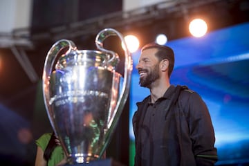 Es curioso como a uno de los máximos goleadores de la historia de esta competición siempre se le resistió el poder ganarla. Ruud Van Nistelrooy perforó redes una y otra vez cada martes y miércoles de Champions pero ni con el Real Madrid, ni con el Manchester United ni con el PSV fue capaz de alcanzar la gloria en Europa.