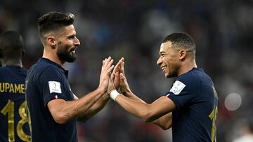 Kylian Mbappé y Olivier Giroud