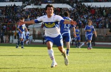 Una de sus actuaciones más recordadas es el 2-1 sobre Universidad de Chile en el Clausura 2007. Gary Medel anotó los tantos cruzados. A los 20 años, ya tenía las cualidades para ser ídolo.