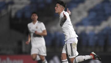 Cristo, celebrando uno de sus tres goles al Sanse (3-2).