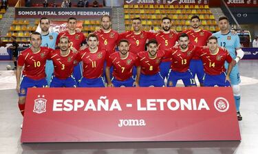 Ra迆l G車mez y Lozano lideran la brillante goleada de Espa?a