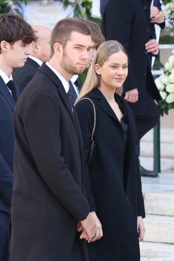 Pablo Nicolás, Juan Valentín e Irene Urdangarin llegando al funeral por Constantino II de Grecia en la Catedral Metropolitana de Atenas.