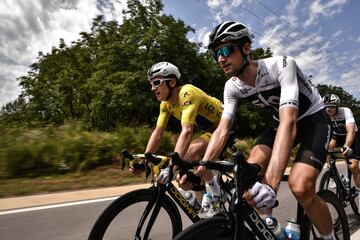 Froome, Thomas y Rowe.