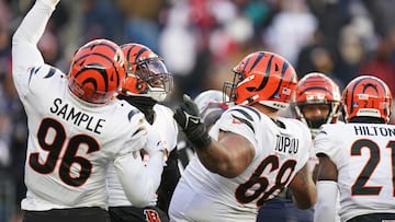 What happened to the Bengals flight after their Christmas Eve win against the Patriots?