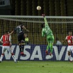 Leandro Castellanos hace historia en Santa Fe con su arco invicto