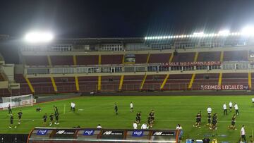 México ya entrenó en la maltrecha cancha del Rommel Fernández