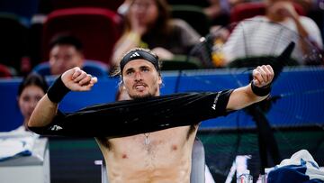 Shanghai (China), 06/10/2025.- Alexander Zverev of Germany reacts during his Men's Singles match against Arthur Rinderknech of France at the Shanghai Masters tennis tournament in Shanghai, China, 06 October 2025. (Tenis, Francia, Alemania) EFE/EPA/ALEX PLAVEVSKI