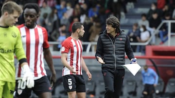 Patxi Salinas, en el banquillo del Bilbao Athletic.