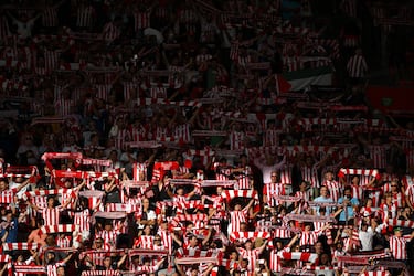 Ambiente en San Mamés en el partido Athletic-Arsenal.