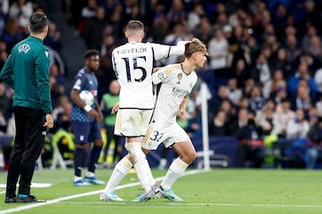 Debut de Nico Paz con el Real Madrid. En la imagen, el hispanoargentino entra al terreno de juego por Federico Valverde en el minuto 76 de partido.