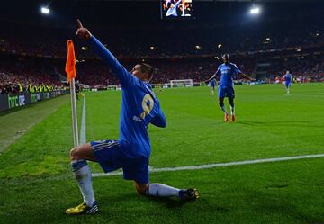 Kiko archer celebration disciples: Torres, Amato, Morata...