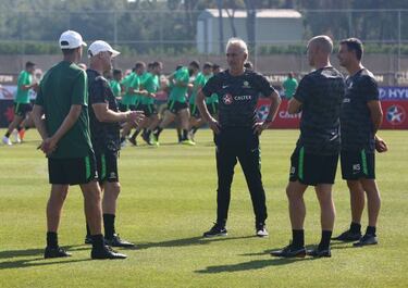 Van Marwijk paying coaching staff out of his own pocket