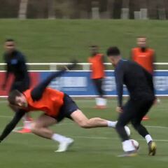 Inglaterra se rinde a Sancho: sienta a Maguire y acaba ovacionado por un 'Panenka'