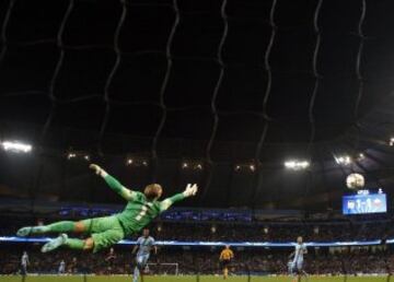 Manchester City cedió importantes puntos tras igualar 1-1 en casa ante Roma.