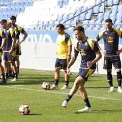 Idiakez tiene disponibles a todos los que están para el inicio de liga