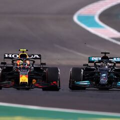 Las "masterclass" de Checo Pérez a Lewis Hamilton en el 2021