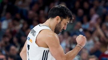 Facundo Campazzo celebra una acción, durante el partido de la jornada 9 de la Euroliga ante la Virtus.