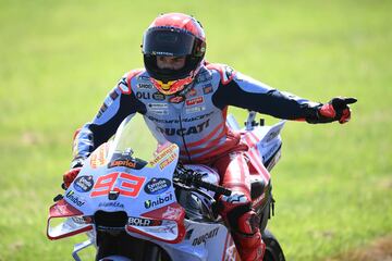 Marc Márquez celebra su victoria en el GP de Australia.