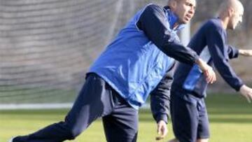 Trezeguet apoya a Drenthe pero no comparte las formas