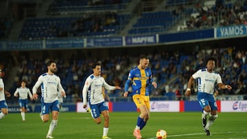 Tenerife 2 - Avilés 2: resumen, resultado y goles