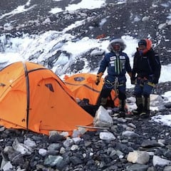 Txikon llega al campo 2 del Everest y ya enfila el 3