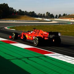 Resumen del día 7 de test de F1: Leclerc lidera y termina KO