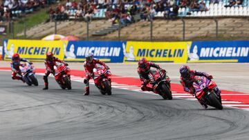 Portimão (Portugal), 24/03/2024.- Spanish rider Jorge Martin of Prima Pramac Racing leads the peloton during the MotoGP race of the Motorcycling Grand Prix of Portugal, in Portimao, Portugal, 24 March 2024. (Motociclismo, Ciclismo) EFE/EPA/JOSE SENA GOULAO