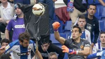 El portero chileno es titular indiscutido en la Liga.