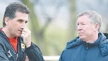 <b>LE HUELE A CHAMUSQUINA. </b>Ferguson prefiere como sucesor a Keane y no a Queiroz.