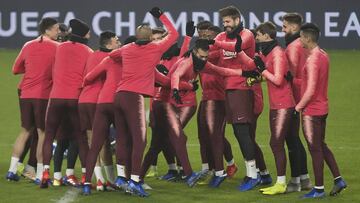 El Bar&ccedil;a se entren&oacute; ayer por la tarde en el escenario del partido.