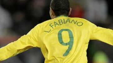 El agente de Luis Fabiano: "Cualquier jugador quiere fichar por un grande y el Milán lo es"