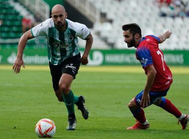 "El míster nos pide tener balón, bandas y salir a la contra"