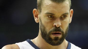 MEM12. MEMPHIS (TN, EE.UU.), 09/03/2018. Marc Gasol de Memphis Grizzlies en acci&oacute;n ante Utah Jazz durante un juego de la NBA hoy, viernes 9 de marzo de 2018, en el FedEx Forum de Memphis, Tennessee (EE.UU.). EFE/Karen Pulfer Focht