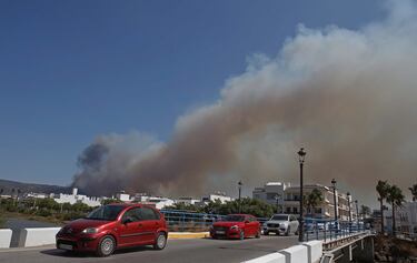 Imágenes del incendio en Tarifa, Cádiz.